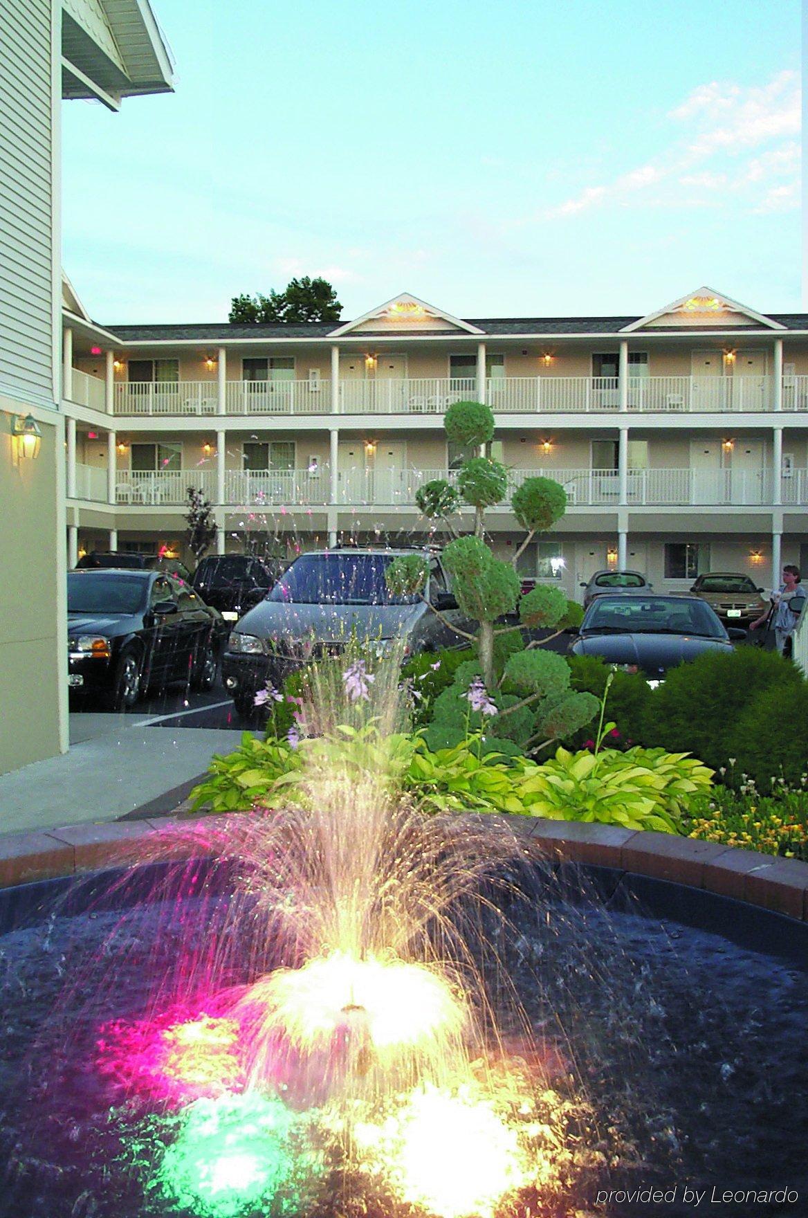 Parkside Inn Bridgeview Mackinaw City Bagian luar foto
